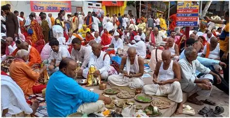 Pitr Paksha Crowd